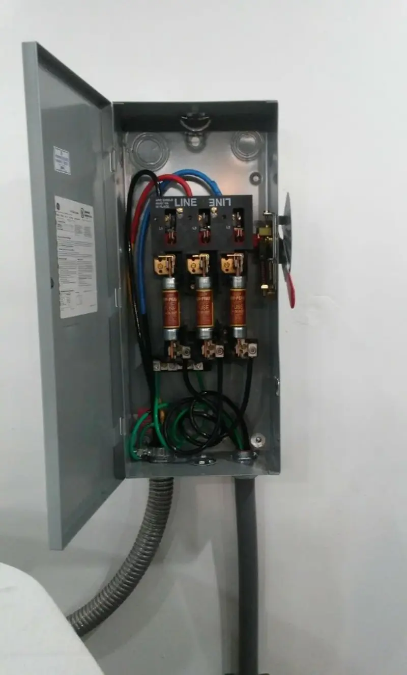 Three-phase disconnect switch installed for Smoke Detector Installation in Pine Grove